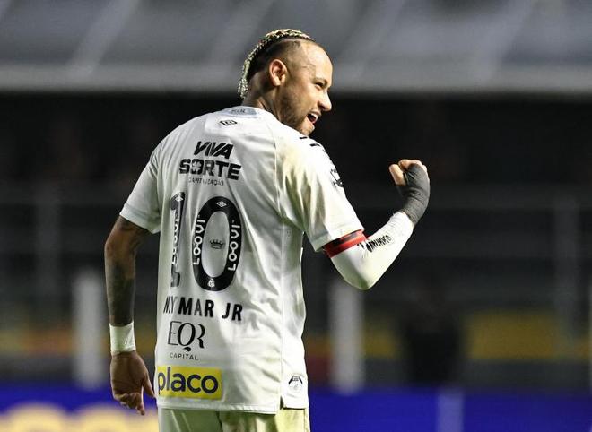 关于本菲卡险胜热刺，内马尔梅开二度德甲的信息