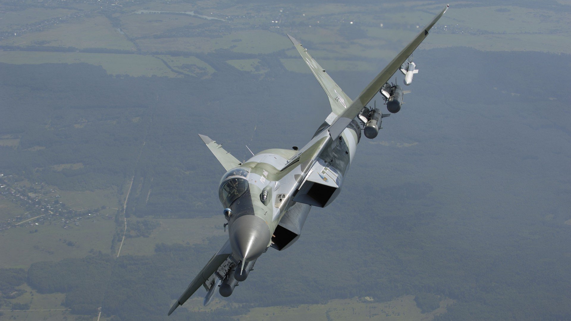 开云体育app-绿茵镜面,篮球回响,当世界杯之夜照亮浓眉的生涯审判